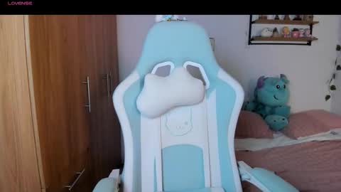 kelly online show from February 6, 2:16 am