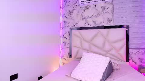 Snapshot of _kendall_07 chatting on July 23, 3:04 am Kendall online show from July 23, 3:04 am