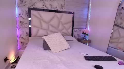Snapshot of _kendall_07 chatting on July 31, 3:17 am Kendall online show from July 31, 3:17 am