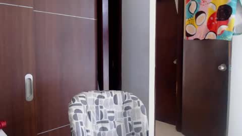 Snapshot of _kerryleen chatting on December 6, 7:12 pm Dani online show from December 6, 7:12 pm