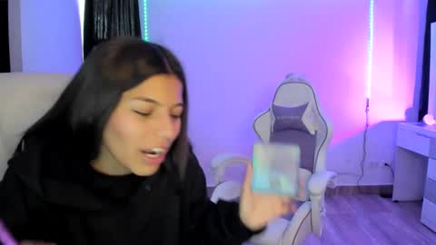 khloe sweet online show from December 2, 9:39 pm