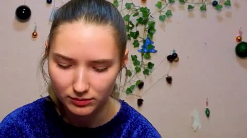 _kikiclark_ online show from February 11, 9:20 pm