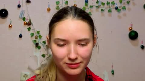 Snapshot of _kikiclark_ chatting on February 12, 8:59 pm _kikiclark_ online show from February 12, 8:59 pm