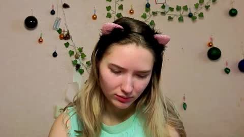 Snapshot of _kikiclark_ chatting on February 14, 9:17 am _kikiclark_ online show from February 14, 9:17 am