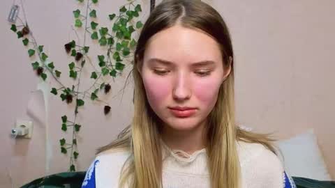 Snapshot of _kikiclark_ chatting on February 22, 7:12 pm _kikiclark_ online show from February 22, 7:12 pm