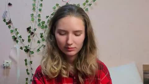 Snapshot of _kikiclark_ chatting on March 4, 8:59 pm _kikiclark_ online show from March 4, 8:59 pm