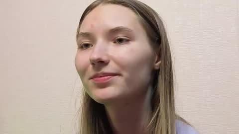 _kikiclark_ online show from June 6, 1:00 am
