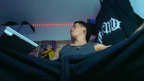 Snapshot of _kingshadows_ chatting on May 14, 10:38 pm SHADOW online show from May 14, 10:38 pm