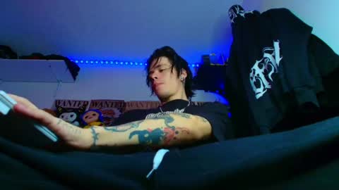 Snapshot of _kingshadows_ chatting on June 1, 6:09 pm SHADOW online show from June 1, 6:09 pm