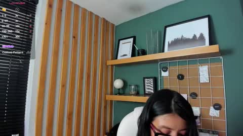 Snapshot of _kiramoon__ chatting on December 14, 8:24 pm Kiraaaa 0 online show from December 14, 8:24 pm