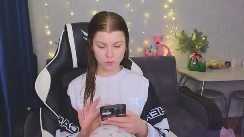 Molly   Emily online show from January 5, 5:38 pm