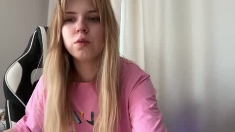 Molly   Emily online show from June 20, 9:45 am