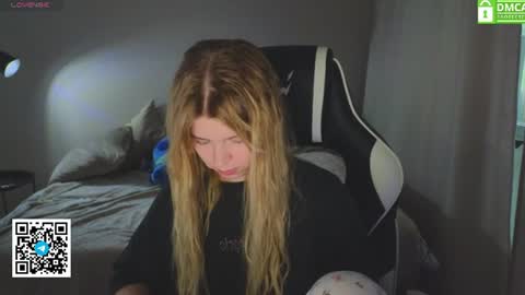 Molly   Emily online show from June 27, 2:34 pm