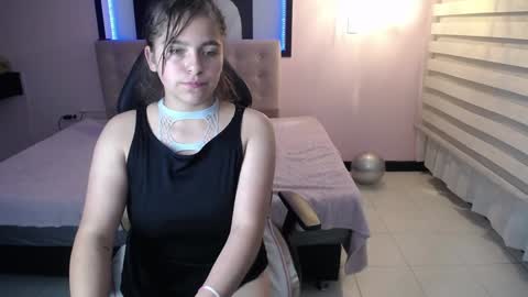 Snapshot of _kitten_1 chatting on January 22, 3:29 pm _kitten_1 online show from January 22, 3:29 pm