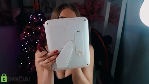 Snapshot of _kittyboo chatting on December 9, 11:15 am Aleksa online show from December 9, 11:15 am