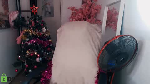 Snapshot of _kittyboo chatting on January 3, 8:10 am Aleksa online show from January 3, 8:10 am