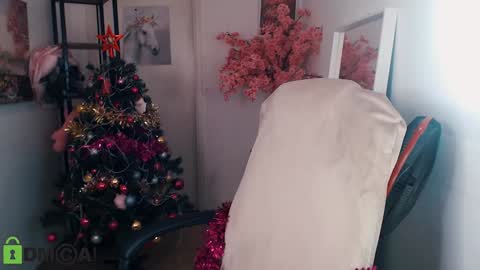 Snapshot of _kittyboo chatting on January 8, 6:41 am Aleksa online show from January 8, 6:41 am
