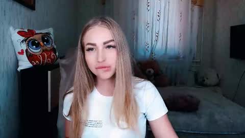 Snapshot of _kittyboo chatting on September 11, 7:41 am Aleksa online show from September 11, 7:41 am