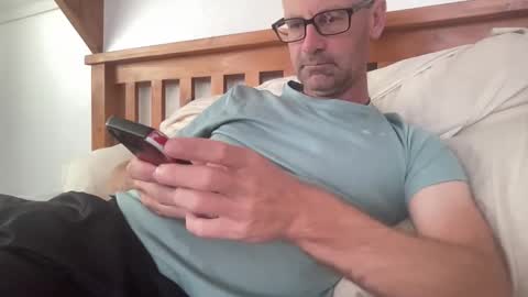 Snapshot of _kiwi_cock chatting on March 23, 8:46 pm Kiwi online show from March 23, 8:46 pm