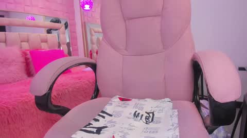 Snapshot of _laaura_ chatting on March 2, 3:16 pm Laura online show from March 2, 3:16 pm