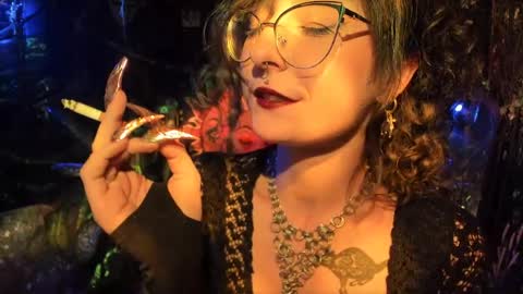 Snapshot of _lady_luna_ chatting on April 3, 9:35 pm Lady Luna online show from April 3, 9:35 pm