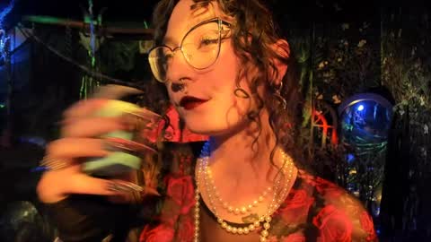 Snapshot of _lady_luna_ chatting on April 5, 7:44 pm Lady Luna online show from April 5, 7:44 pm