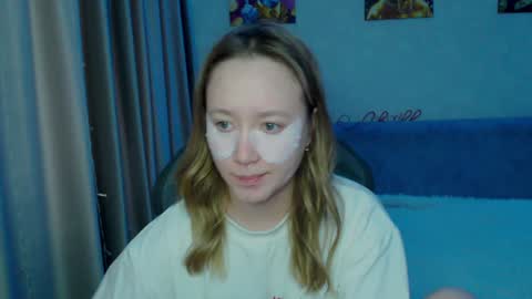 _lalune_ online show from January 25, 11:13 am