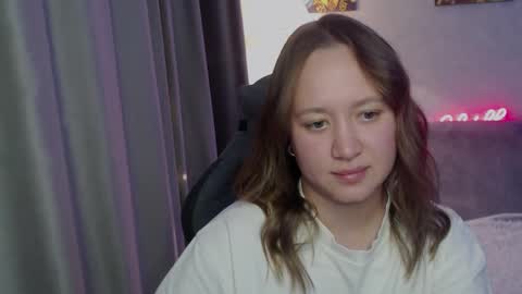 _lalune_ online show from September 24, 1:14 pm