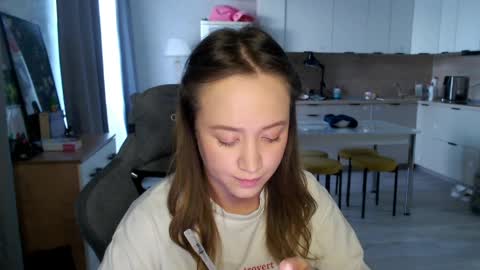 Snapshot of _lalune_ chatting on April 7, 1:55 pm _lalune_ online show from April 7, 1:55 pm