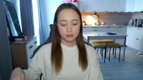 Snapshot of _lalune_ chatting on April 8, 12:49 pm _lalune_ online show from April 8, 12:49 pm