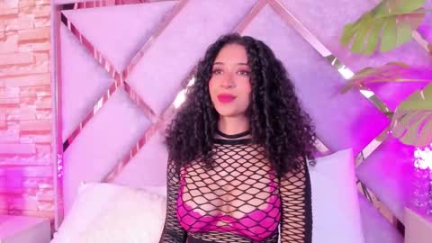 Lanna  online show from February 2, 1:04 am