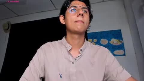 Snapshot of _latinsexy chatting on June 21, 12:24 am _latinsexy online show from June 21, 12:24 am