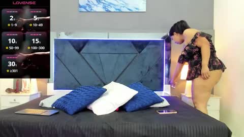 Lauralove online show from September 24, 8:45 pm