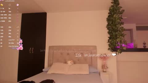 Laura online show from February 10, 11:47 am