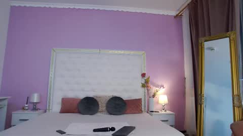 Snapshot of _lenapaul_ chatting on March 6, 5:15 am Lena Paul online show from March 6, 5:15 am