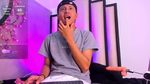 _leohot_ online show from October 18, 11:05 pm