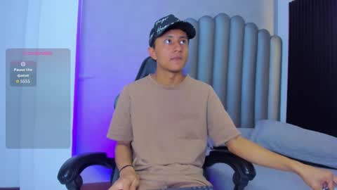 _leohot_ online show from December 23, 3:15 am