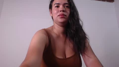 Snapshot of _leslie chatting on May 4, 3:24 am Leslie online show from May 4, 3:24 am