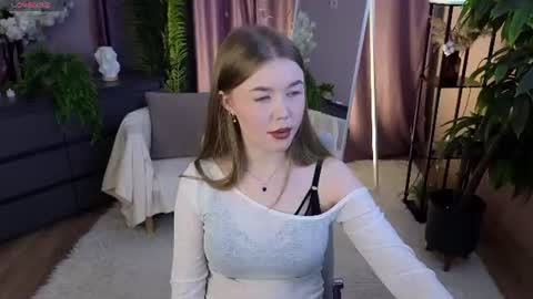 _liilcrystal_ online show from June 26, 7:07 pm