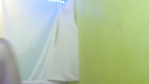 _lilies_gigi_ online show from September 26, 11:20 pm