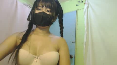 _lilies_gigi_ online show from June 13, 2:53 am