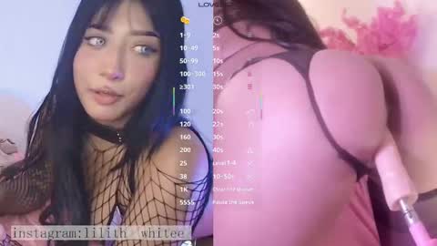 Snapshot of _lilith_white_ chatting on October 17, 2:52 pm Lilith online show from October 17, 2:52 pm