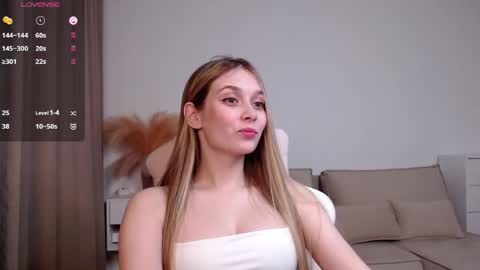 Snapshot of _little_imp_ chatting on April 21, 9:06 pm Amelia online show from April 21, 9:06 pm