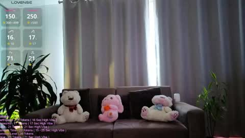 Snapshot of _littlesammy chatting on June 9, 7:03 pm Sammy online show from June 9, 7:03 pm