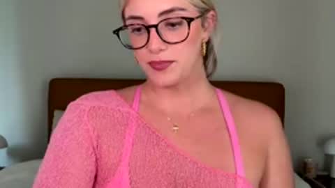 Lily online show from June 10, 3:18 am