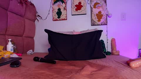 Lorrayne online show from December 29, 3:03 pm