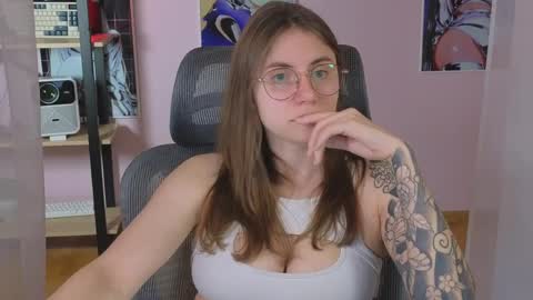 Snapshot of _lovelylove_ chatting on March 27, 8:30 pm Ann online show from March 27, 8:30 pm