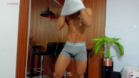 _luca_flame online show from November 20, 2:01 am