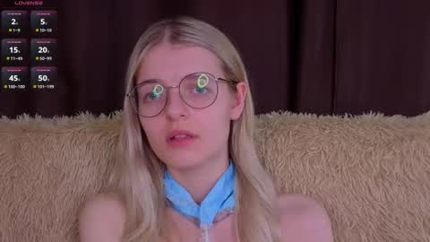 Snapshot of _luckybet_ chatting on November 10, 8:30 pm Monica online show from November 10, 8:30 pm