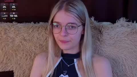 Snapshot of _luckybet_ chatting on November 19, 7:36 pm Monica online show from November 19, 7:36 pm